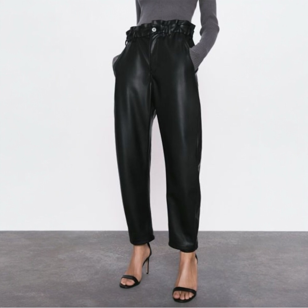 Zara Women's Black Faux Leather Baggy High-Waisted Paperbag Trouser Pants Size 2